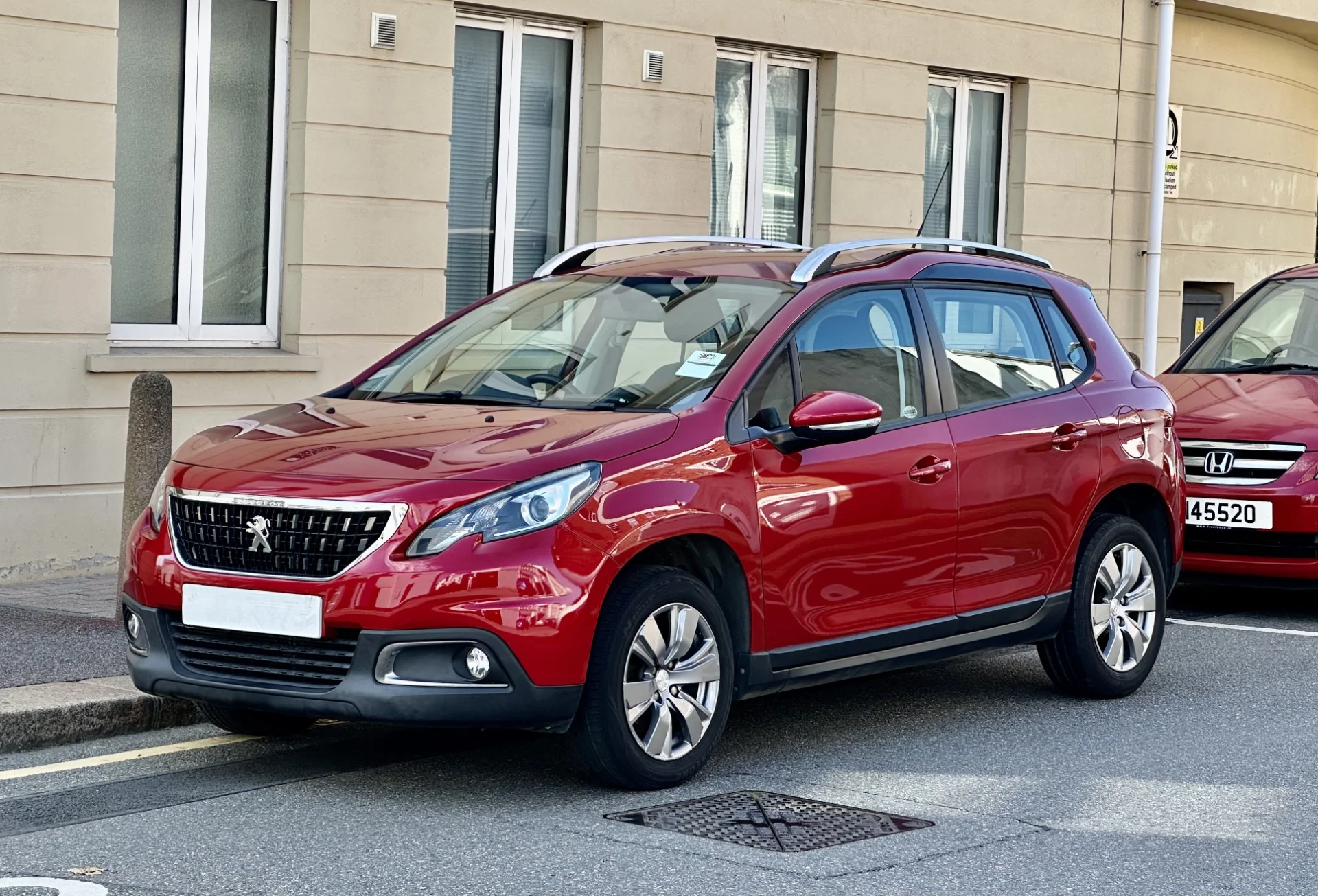 Peugeot 2008 1.2 Puretech 'Active' — photo 1