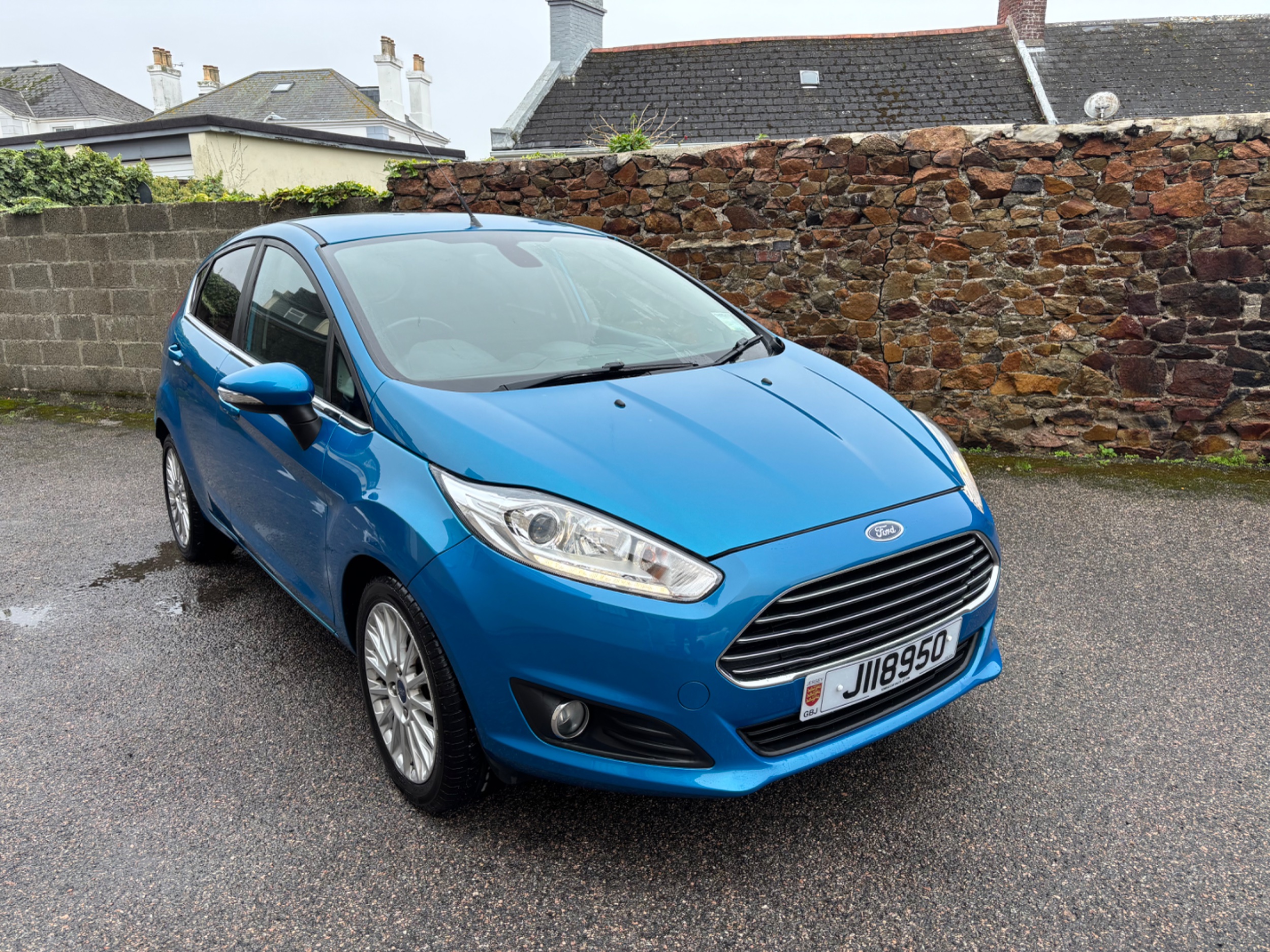 2013 Ford Fiesta — photo 1