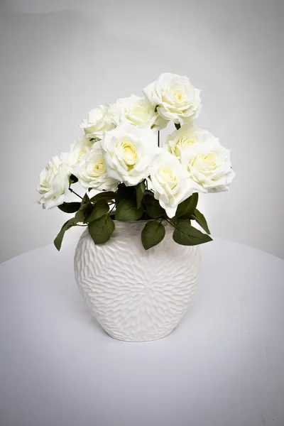 Ramo de rosas blancas con 10 flores