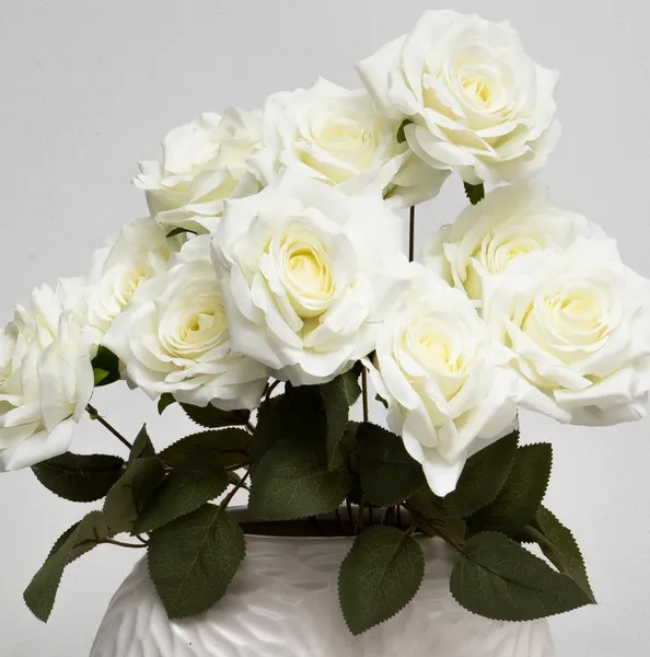 Ramo de rosas blancas con 10 flores