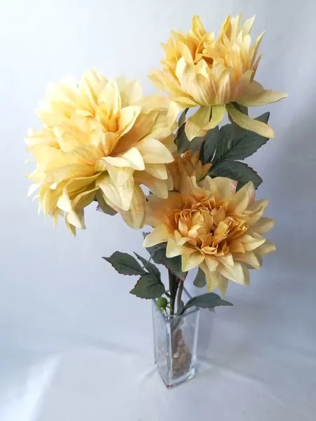 Flores de Dalia Xua 73cms largo, varios colores