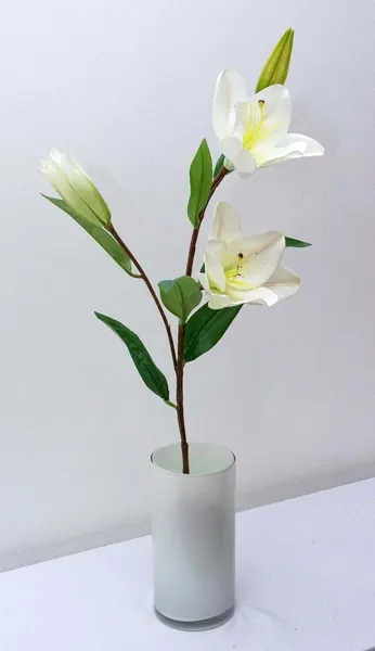 Vara de Lily blanca 66cm altura