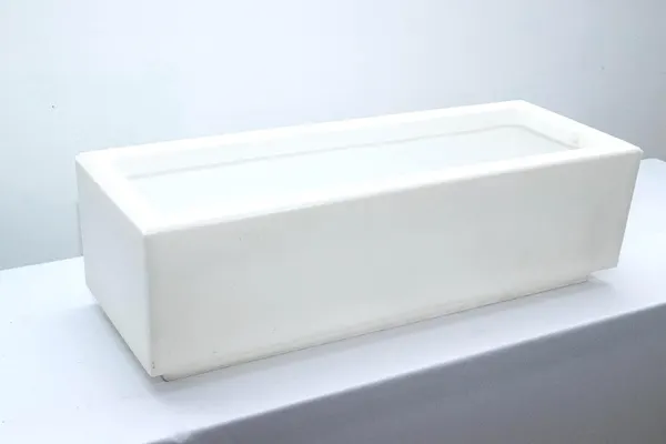 Jardinera blanca de polietileno 17cm altura, 57cm largo