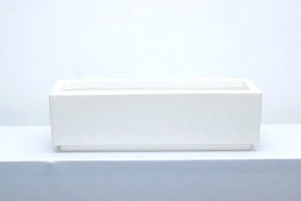 Jardinera blanca de polietileno 17cm altura, 57cm largo