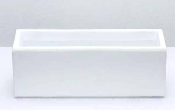 Jardinera blanca de polietileno 33cm altura
