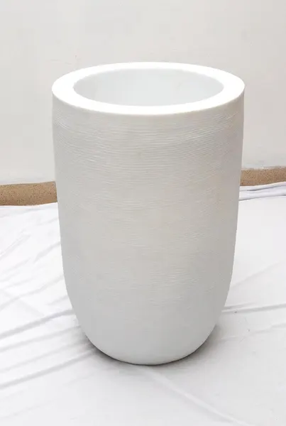 Maceta polietileno Ason blanca 56cm altura x 37cm boca