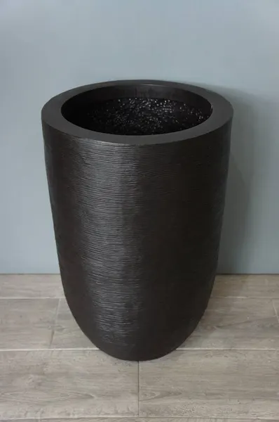 Maceta Ason chocolate Polietileno 56cm altura x 37cm boca
