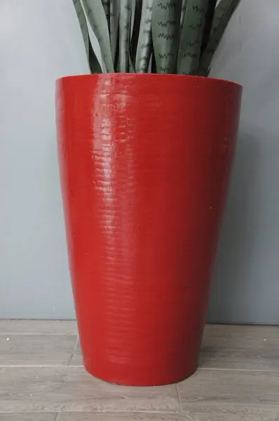 Maceta Klya Roja Polietileno 55cm altura, 36cm boca