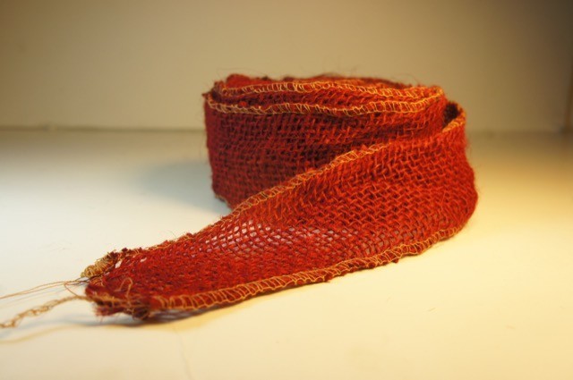 Listón de yute color rojo 6cm ancho x 9.30mts largo