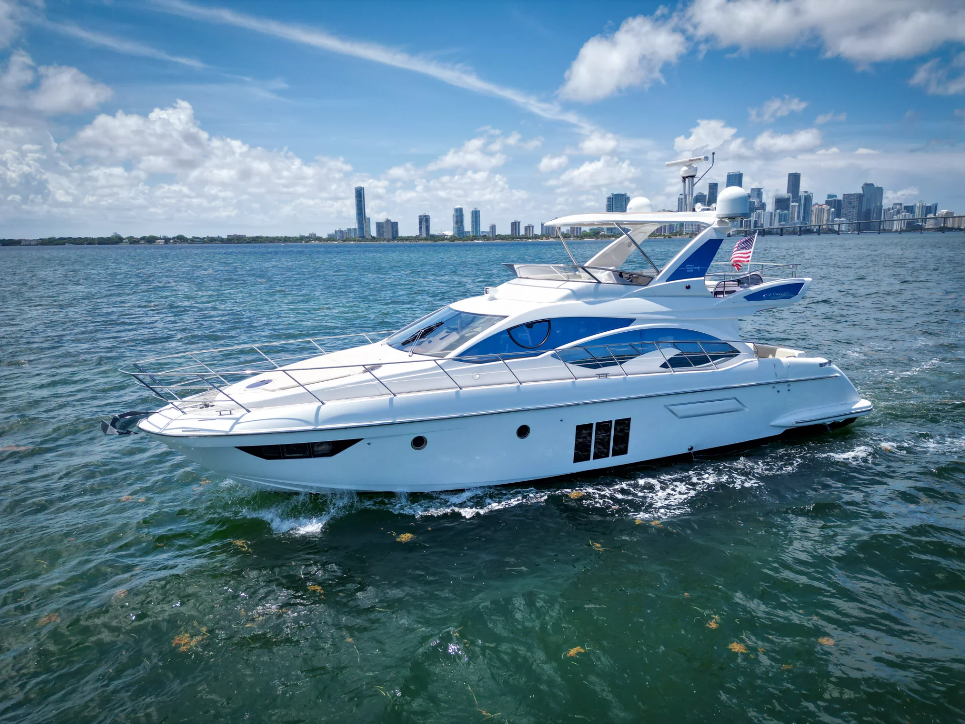 55FT Azimut Lux Yacht | Best Location in Miami