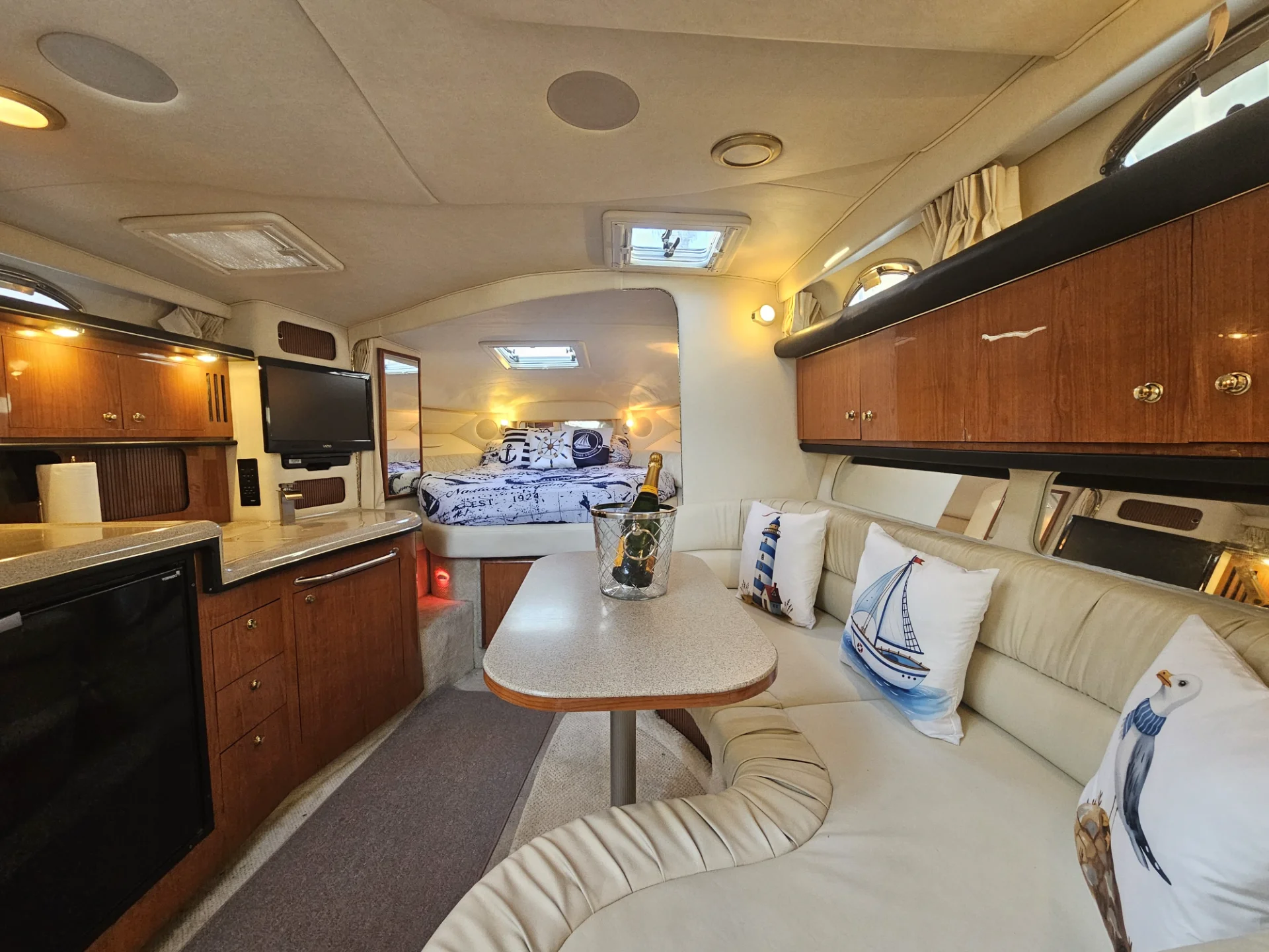Moonlight Yatch — photo 4 of 9