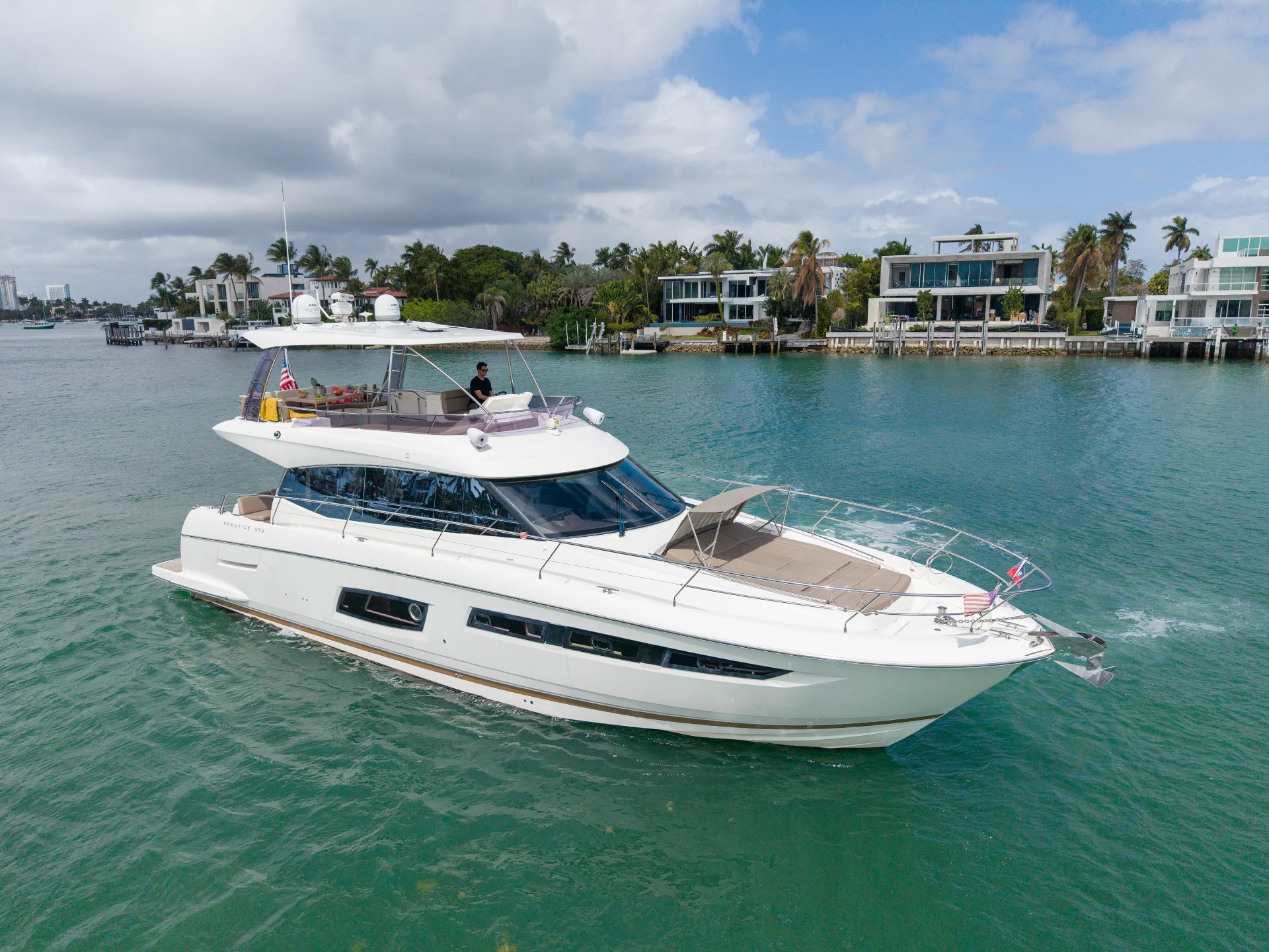 58ft Prestige Flybridge Lux Yacht | Miami Bay