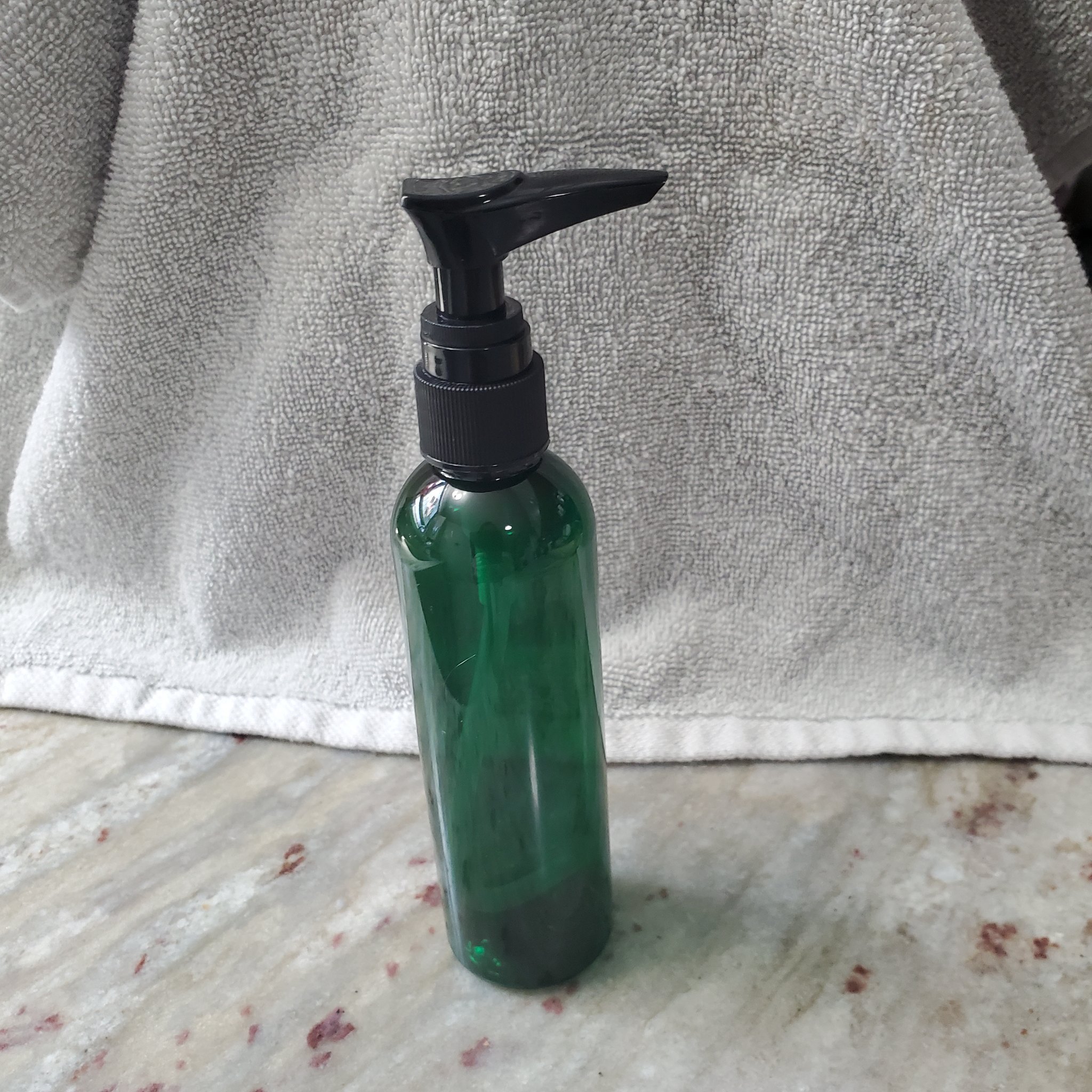 22 Green 4 oz / 120 mL Bullet Bottles with Black Pumps – New/Unused