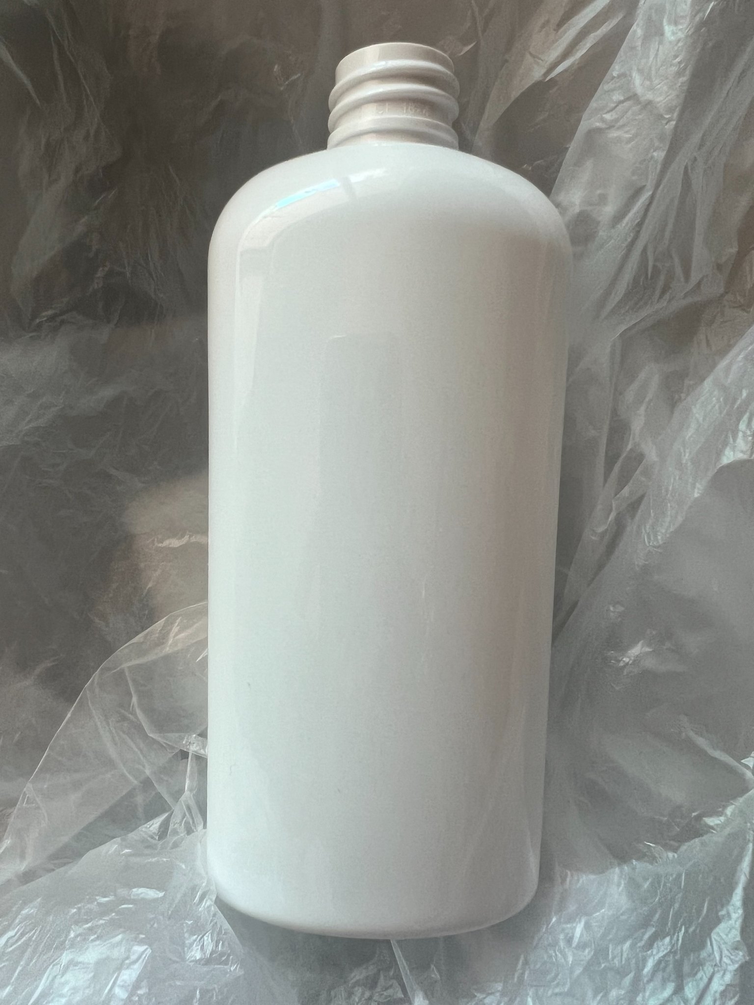 50 White 4 oz / 120 mL PET Bottles with Black Flip-Top Caps – New preview 4