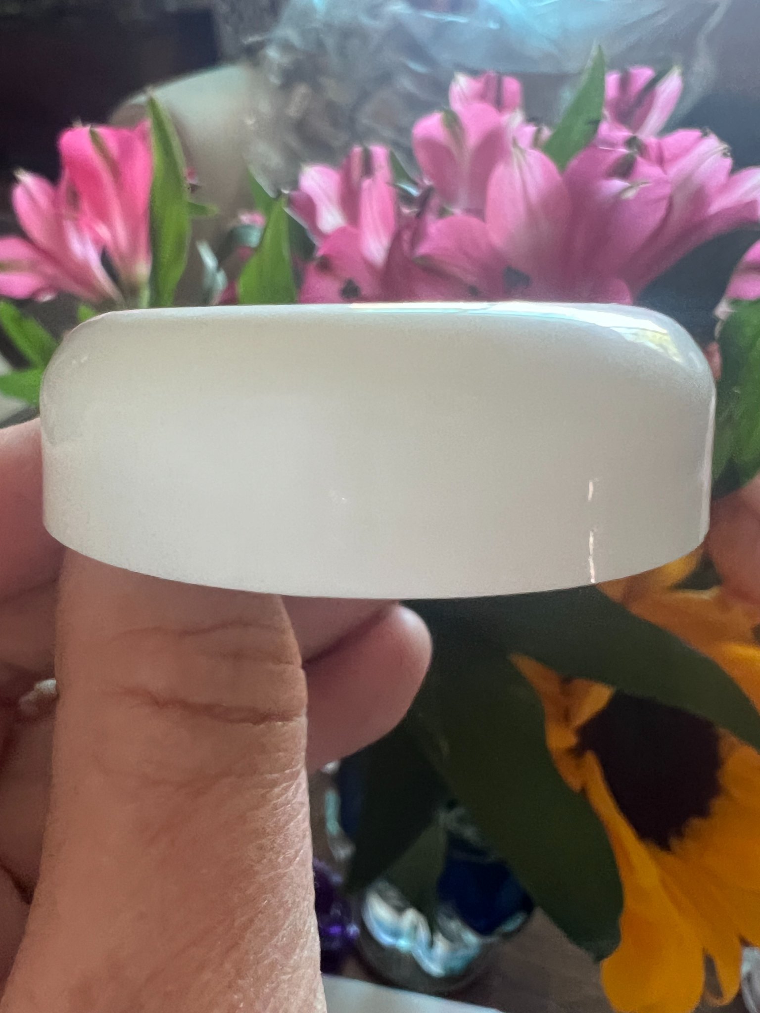 114 White 48/400 Polypropylene Dome Caps with F217 Liners – SKS 2253-13