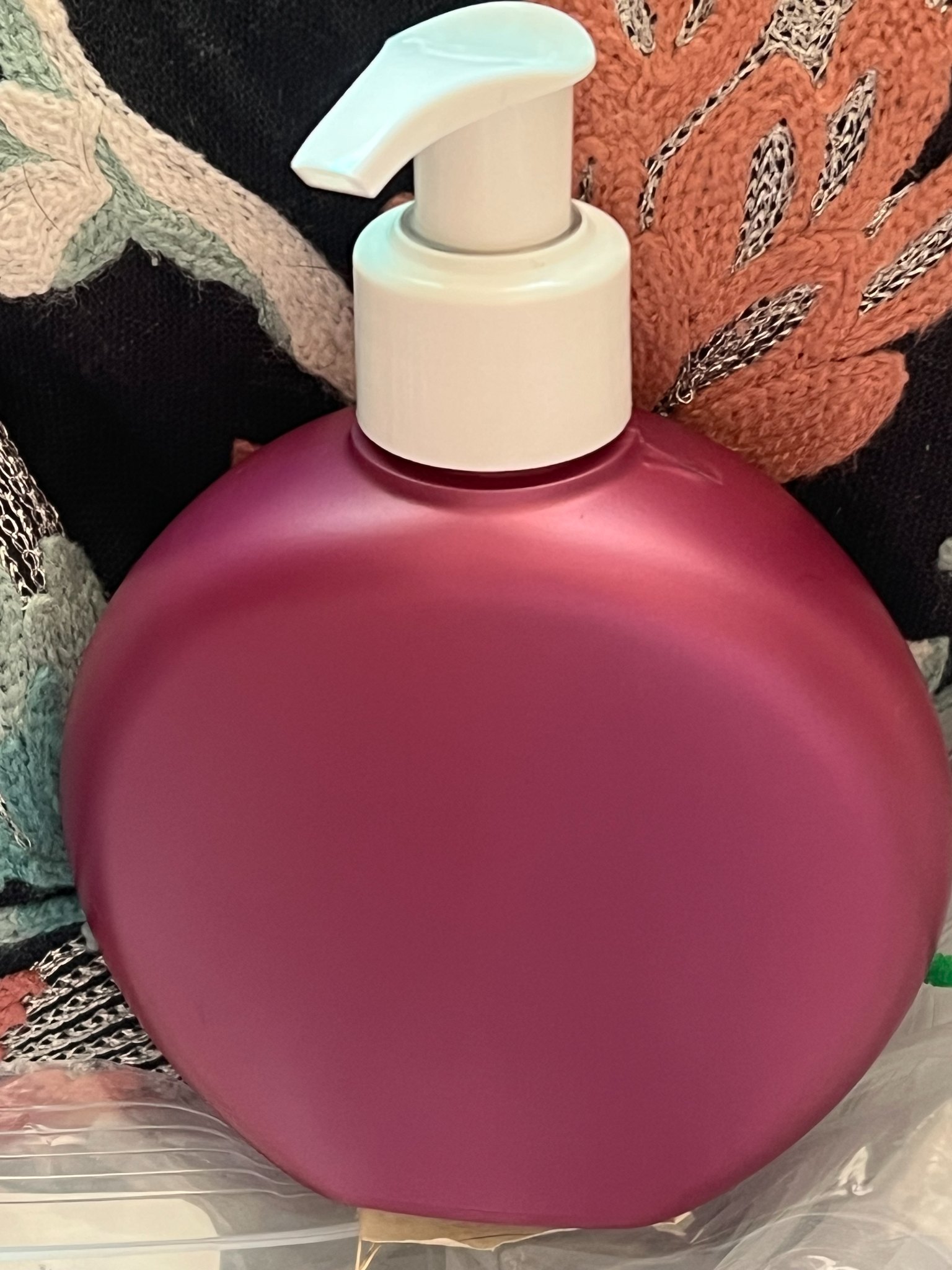 50 Mauve 6 oz HDPE Round Bottles + White Lotion Pumps