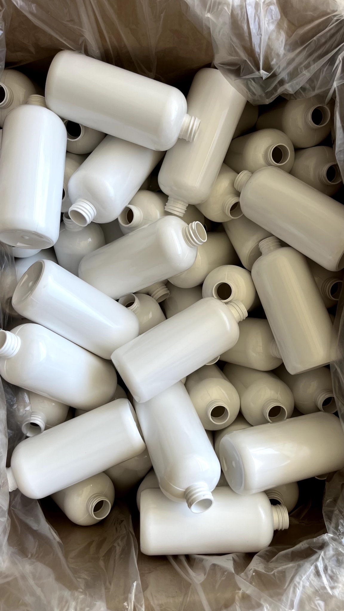 Ten - 16 oz white PET plastic boston round bottle with Natural Dispensing Pump & Dip Tube, 28-410 preview 3