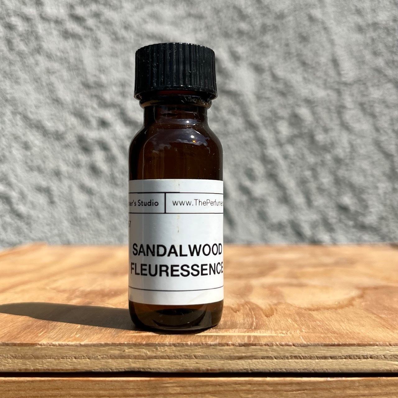 Sandalwood Fleuressence™ – ~4.88g (PerfumersWorld) | Perfume Base
