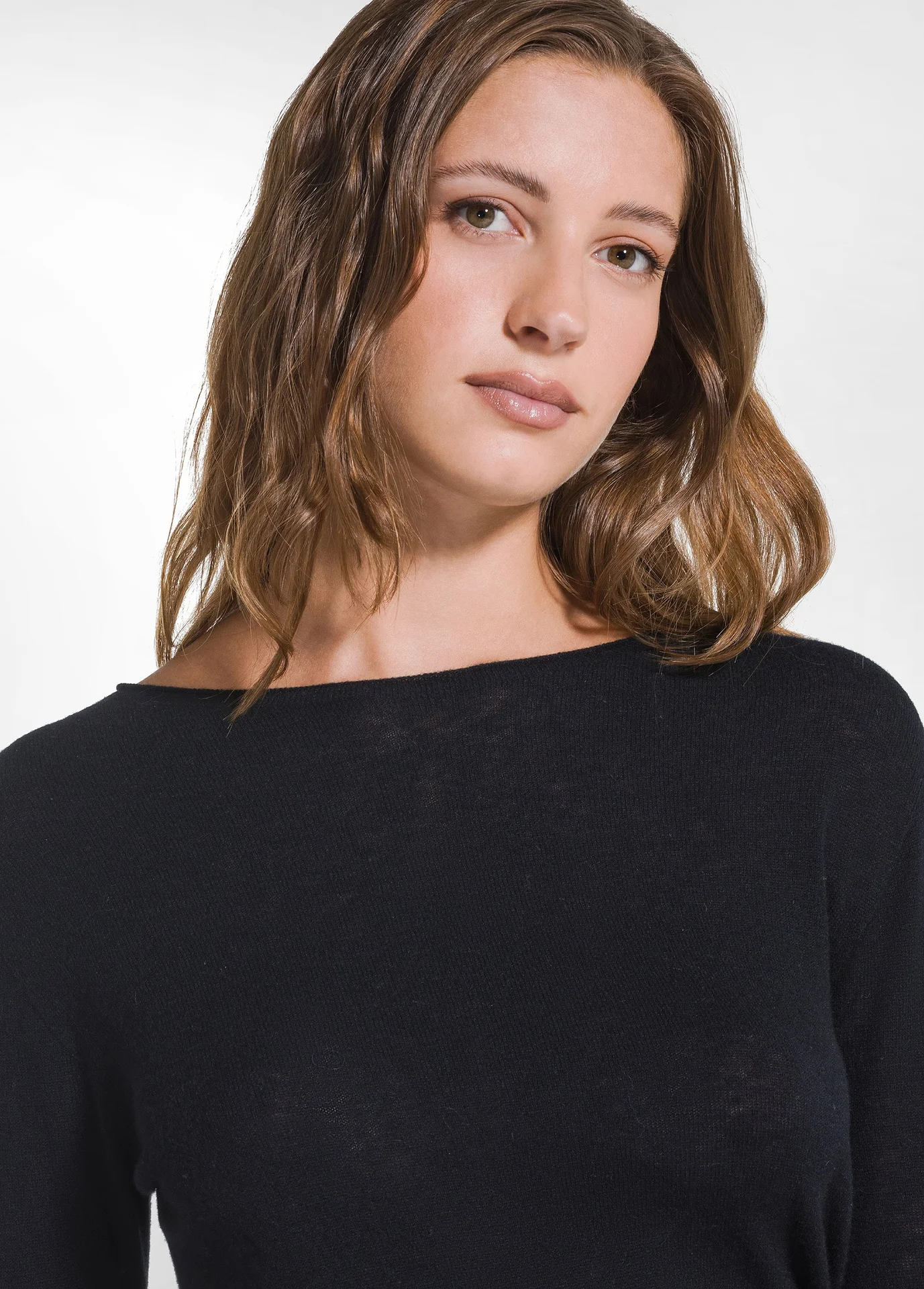 Maglia girocollo in lana leggera - Image 3