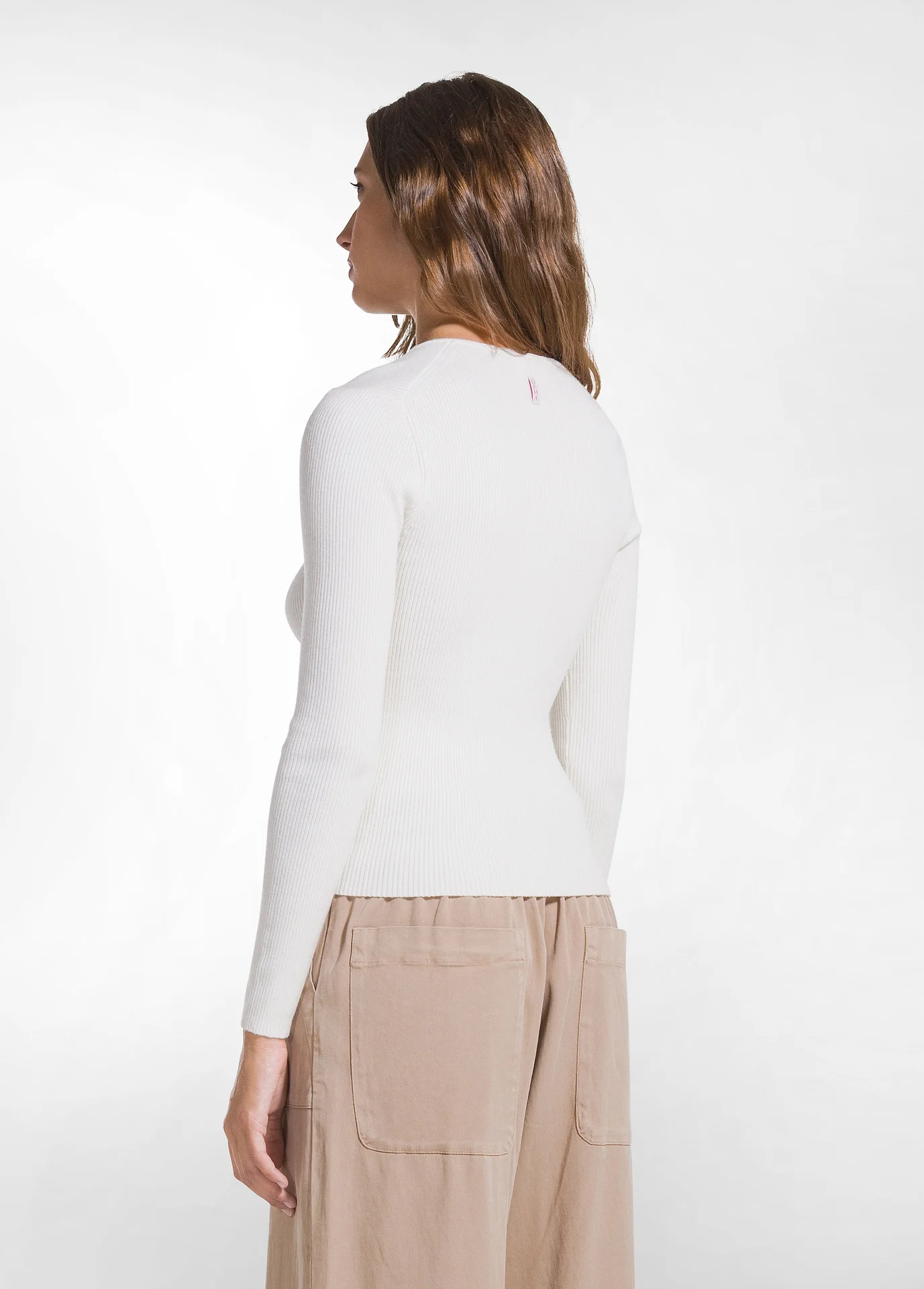 Maglia in lana a coste con scollo a V - Immagine 2