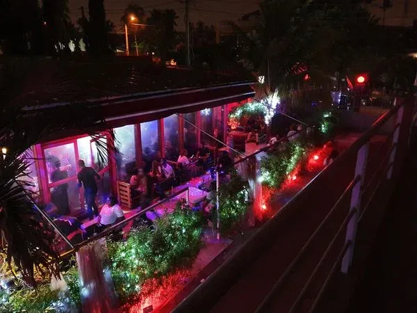 Skinny Lounge, Cocody