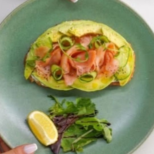 Avo Saumon Toast, Le petit atelier, Marcory