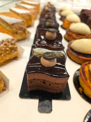 Intense, Des Gâteaux et Du Pain, Cocody