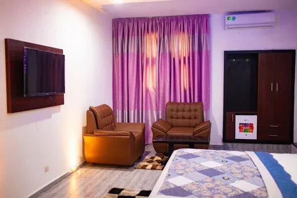 Chambre VIP, Hôtel Nefertiti Palace Yopougon, Yopougon