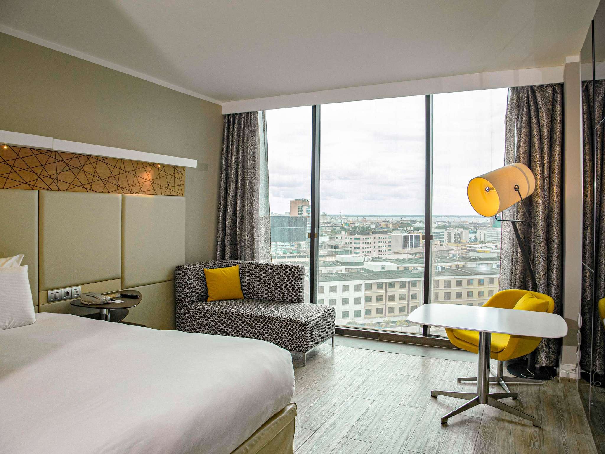 CHAMBRE SUPERIEURE, 1 Lit King, vue sur la ville, Pullman, Plateau