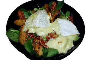 Salade Camembert Rôti, Café Des Jardins, Cocody