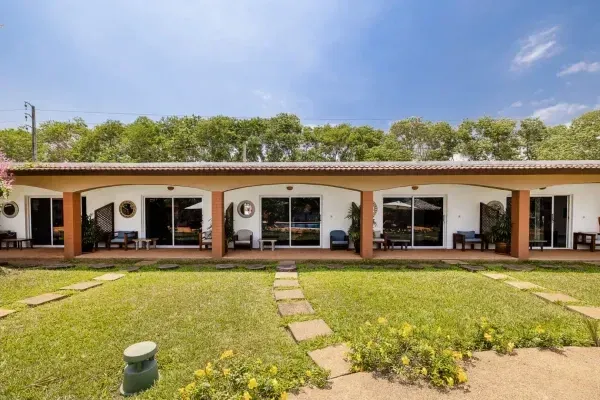 Akoula Kan Lodge, Assinie-Mafia