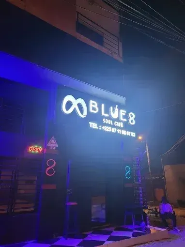 Blue 8 Lounge, Cocody