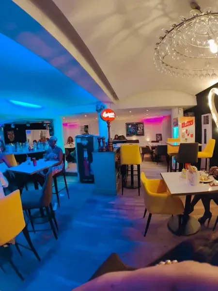 Le Bar Blanc