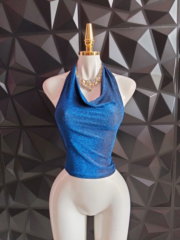 Top halter holgado con cuello columpio en tela brillante