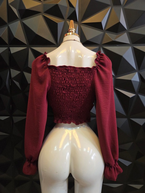 Blusa campesina con copas, lazo al frente y manga larga
