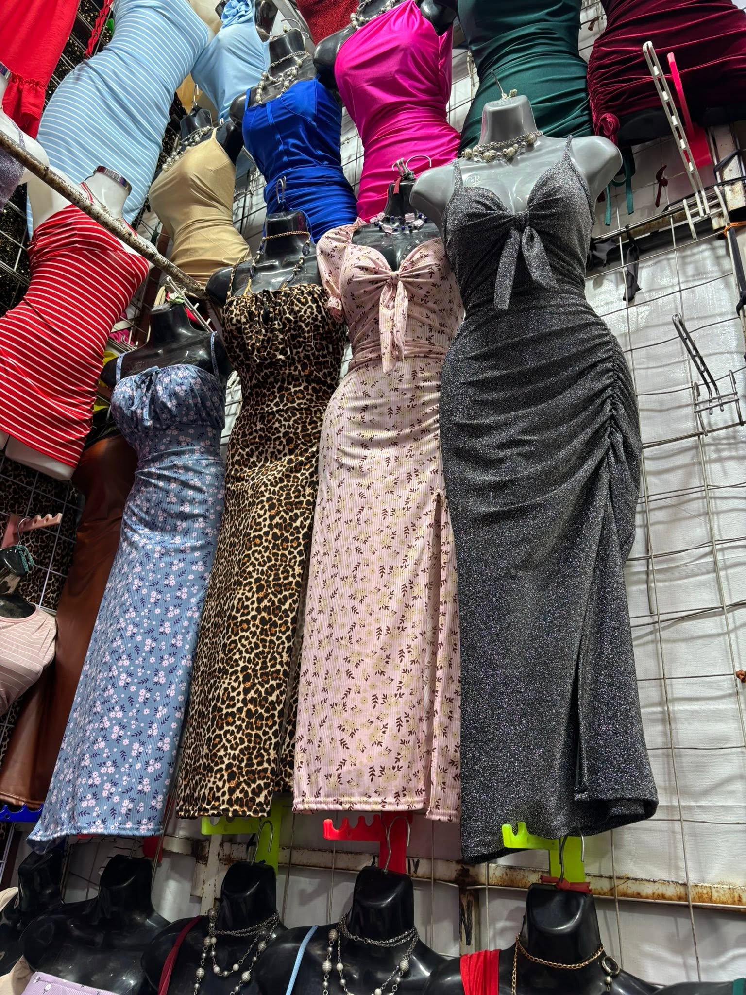 Vestido corto animal print fruncido