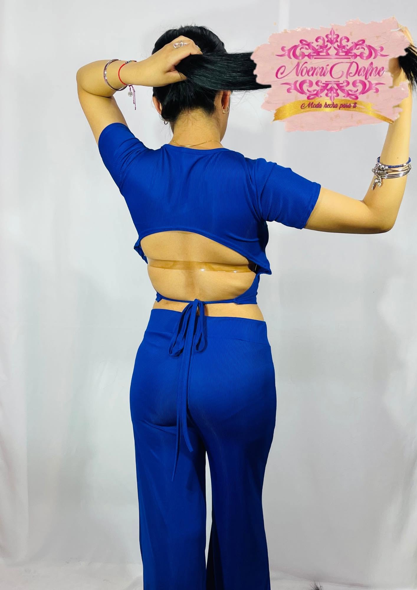 Conjunto de top con espalda abierta y pantalón amplio con jareta