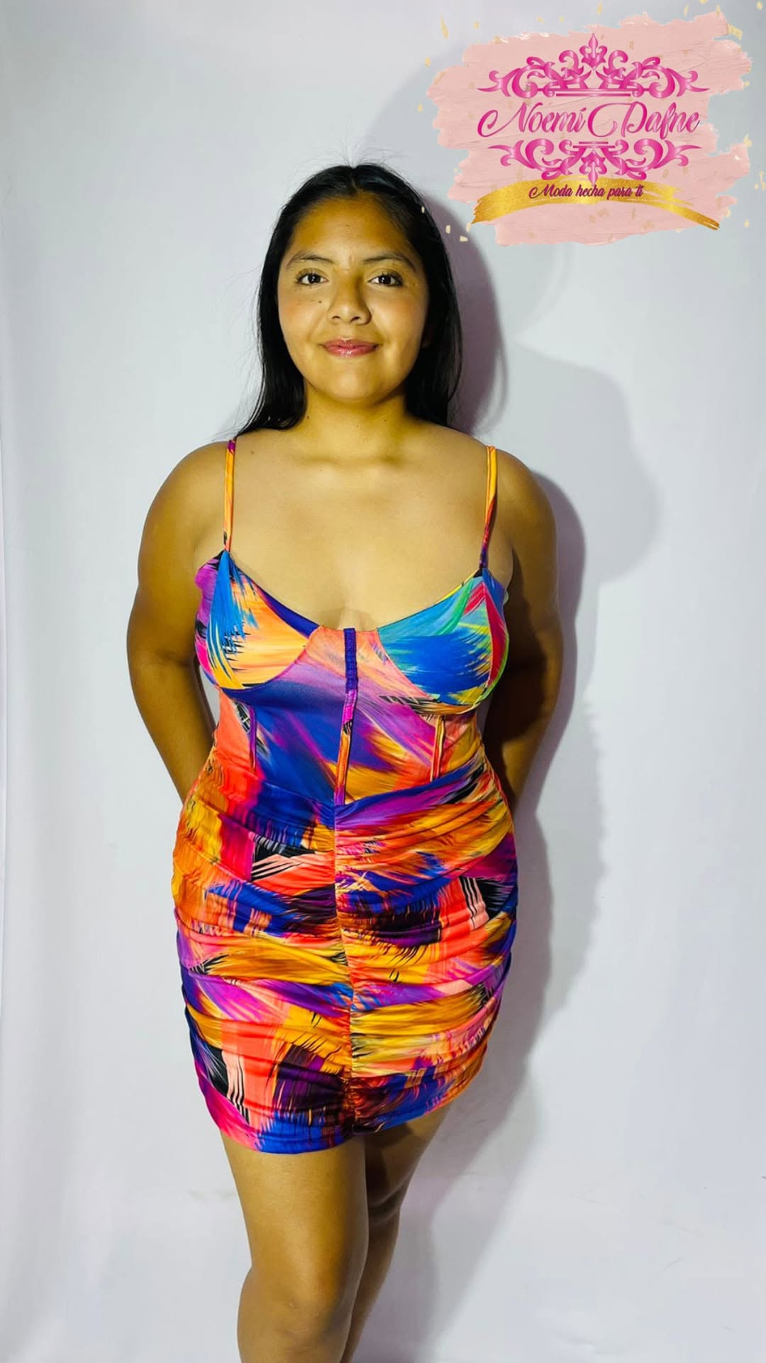 Vestido corto de tirantes fruncido con nudo en el pecho estampado marmoleado