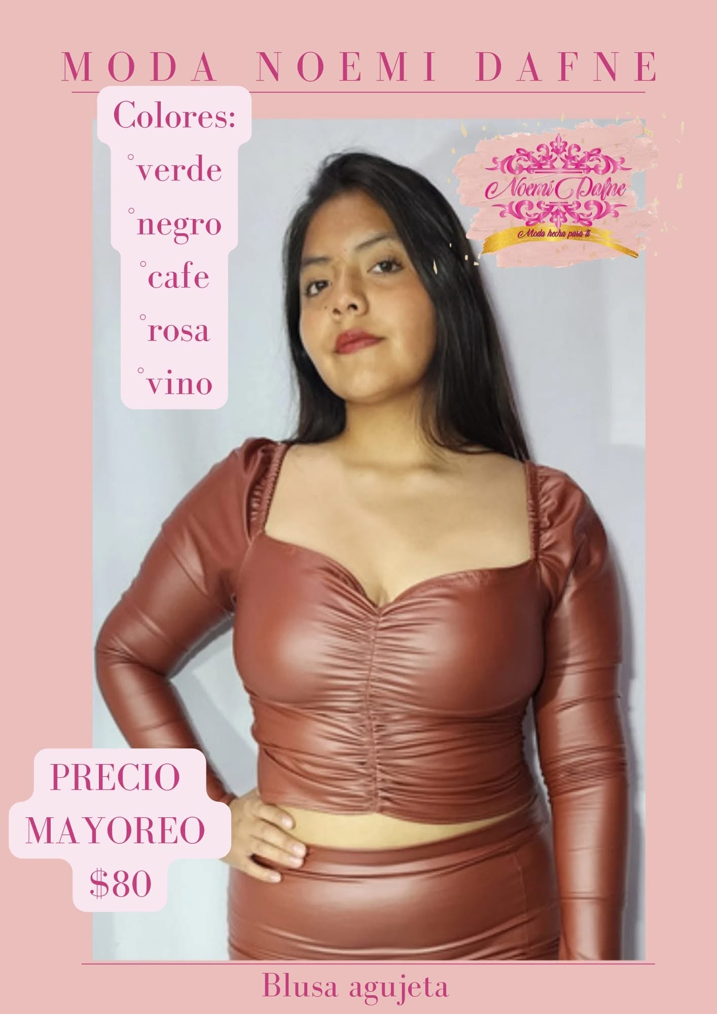 Blusa de piel sintética con escote corazón fruncido
