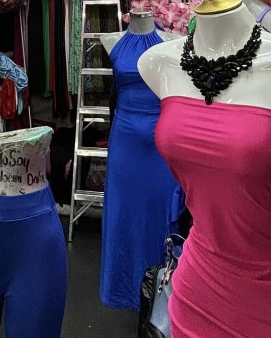 Vestido largo halter entallado