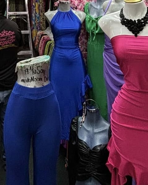 Vestido largo halter entallado