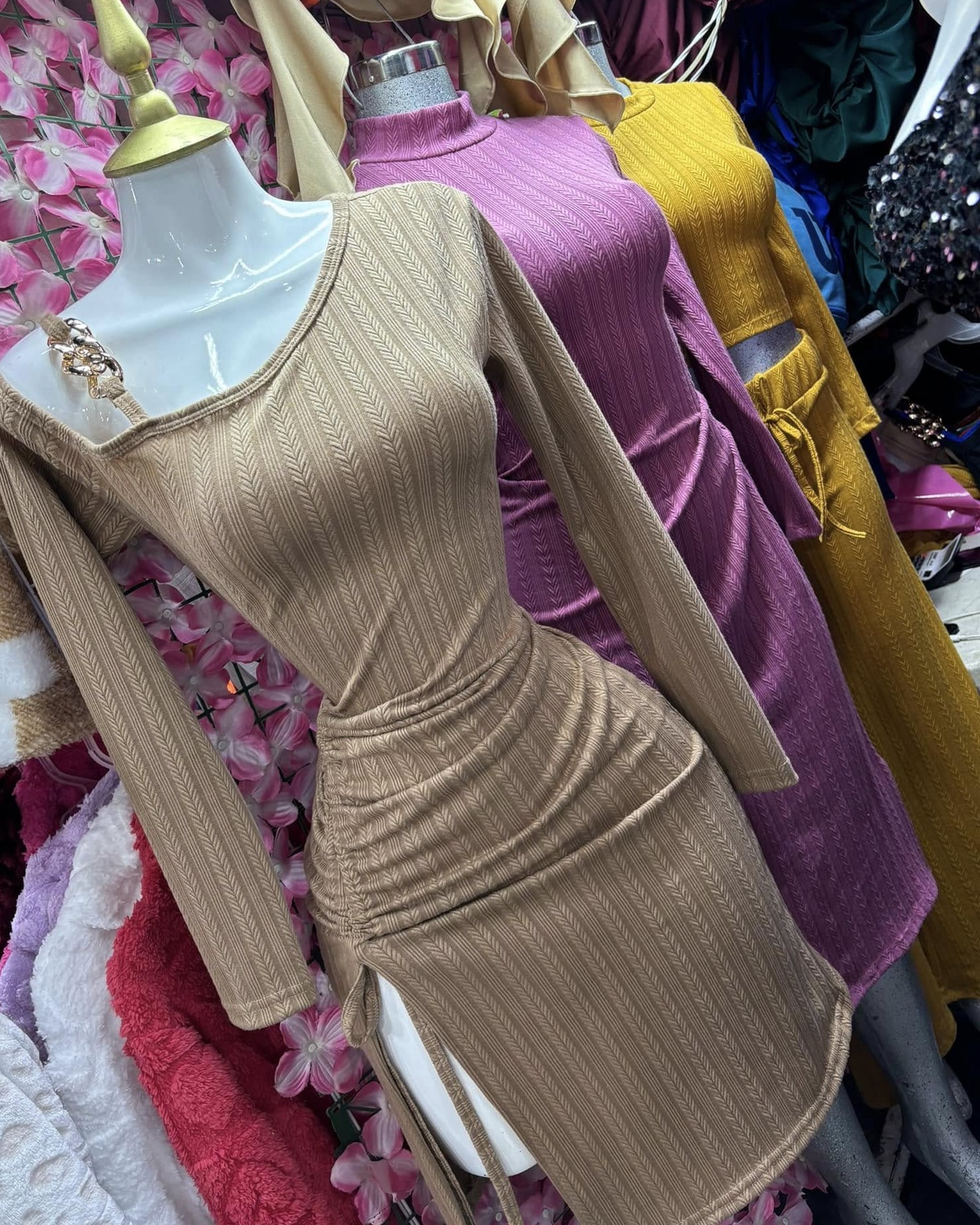Conjunto tejido de top manga larga y pantalón amplio