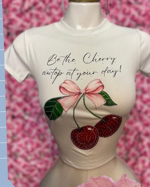 Camiseta con cerezas de brillantes y moño