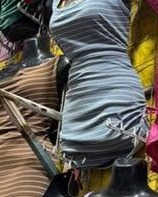 Vestido midi de rayas con tirantes y escote cuadrado