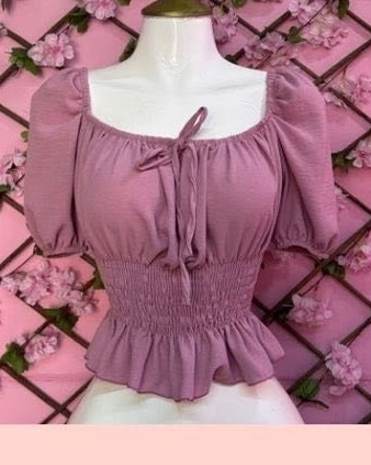Blusa campesina con busto fruncido y manga corta abullonada