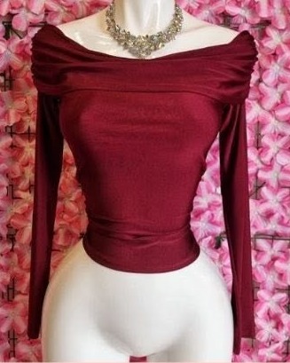 Blusa de hombros descubiertos con manga larga