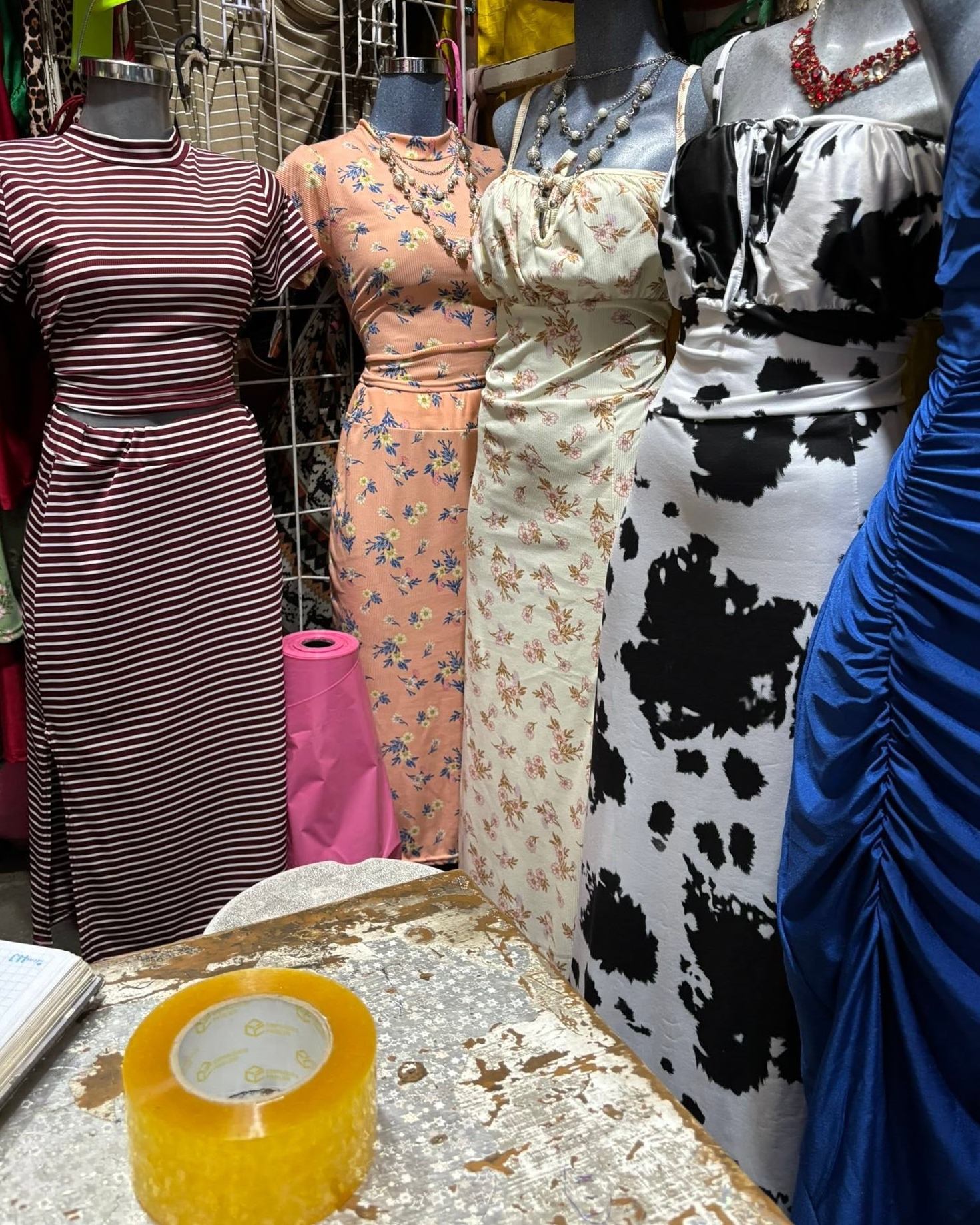 Vestido largo estampado de vaca con nudo al frente