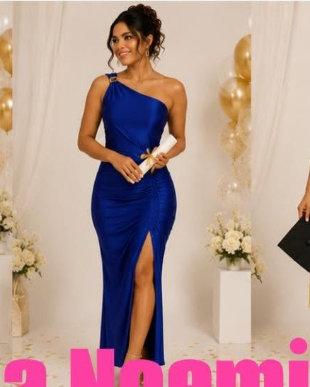 Vestido largo satinado de un hombro con abertura