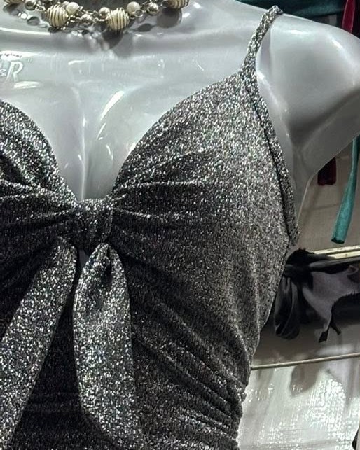 Top brillante de tirantes con nudo al frente