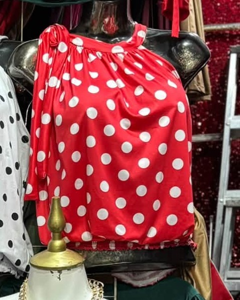 Blusa campesina de lunares con manga larga y moño